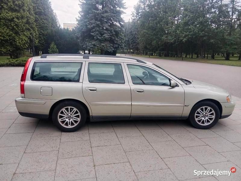 Zielony Używany 2005 Volvo V70 Kombi | 9500 zł (Uczciwa cena) - Obraz 1/4