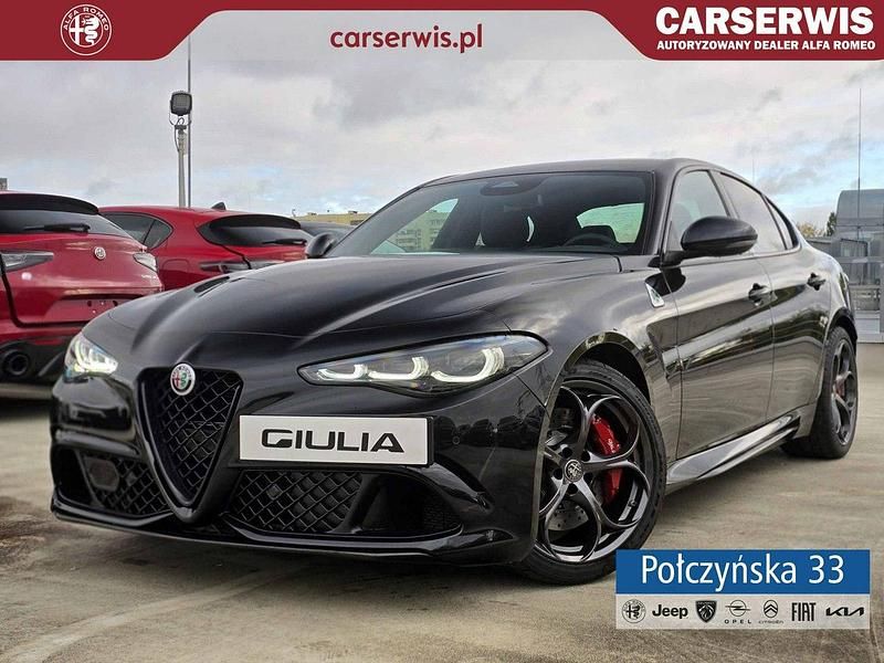 Czarny Nowe 2025 Alfa Romeo Giulia Quadrifoglio Sedan/Limuzyna | 418 821 zł (Dość drogi) - Obraz 1/4