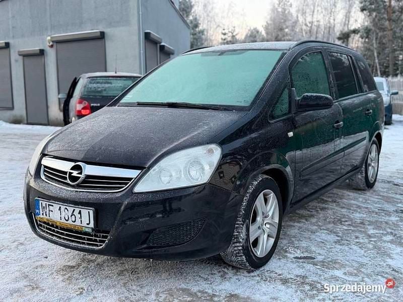 Czarny Używany 2009 Opel Zafira Minivan | 9900 zł (Uczciwa cena) - Obraz 1/4