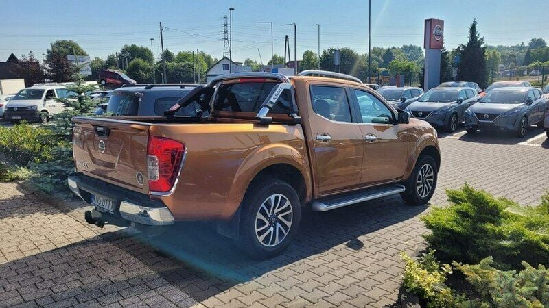 Używany Nissan Navara 190 KM (139 kW) 2017 Pomarańczowy (metalik) Pickup