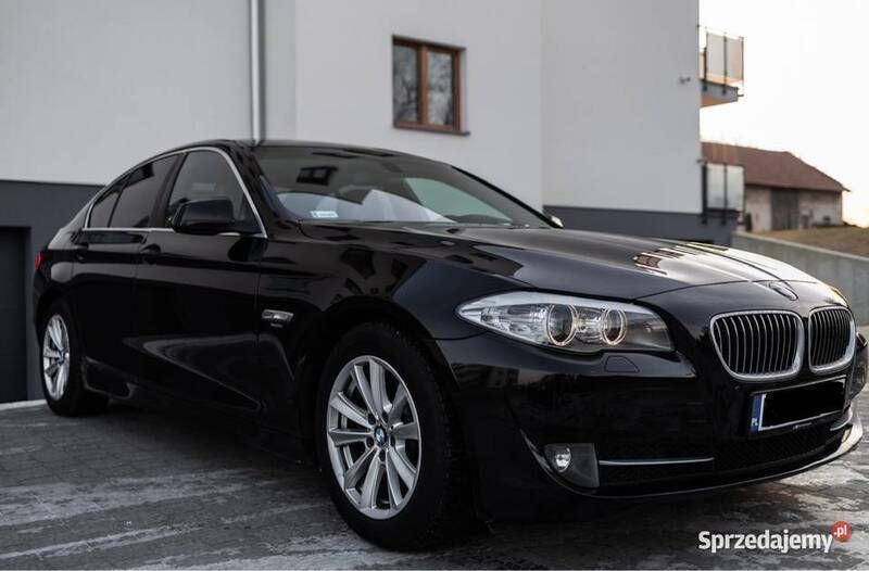 Czarny Używany 2011 BMW 520 Sedan/Limuzyna | 38 900 zł (Uczciwa cena) - Obraz 1/4