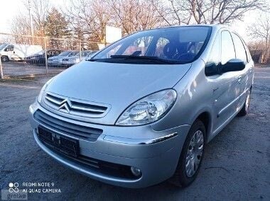 Srebrny Używany 2003 Citroën Xsara Picasso Minivan | 5900 zł - Obraz 1/4