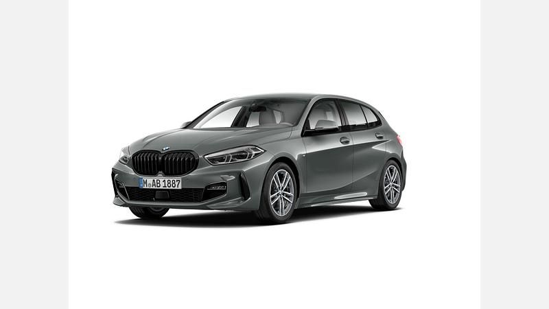 Szary skyscraper m metalizowany Używany 2024 BMW 118 Shadowline Hatchback | 128 900 zł (Uczciwa cena) - Obraz 1/3