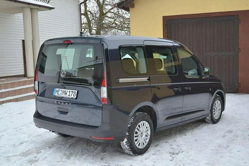 Używany VW Caddy 102 KM (75 kW) 2022 Niebieski Minivan