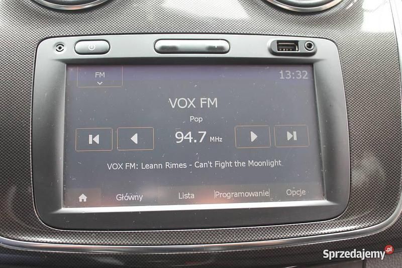 Używany Dacia Sandero 90 KM (66 kW) 2016 Czarny Hatchback