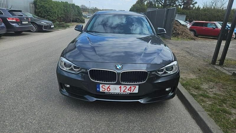 Szary Używany 2013 BMW 320 Kombi | 6000 zł (Super Cena) - Obraz 1/4