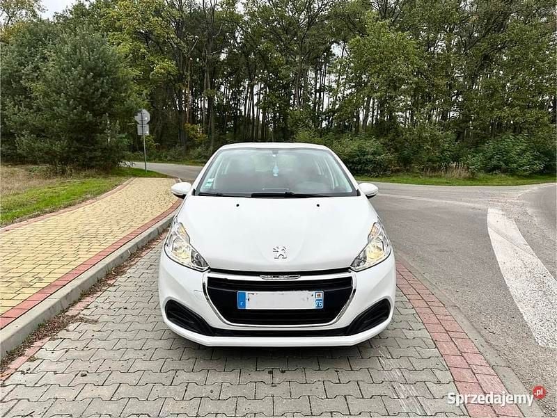 Biały Używany 2019 Peugeot 208 Hatchback | 25 900 zł (Uczciwa cena) - Obraz 1/4