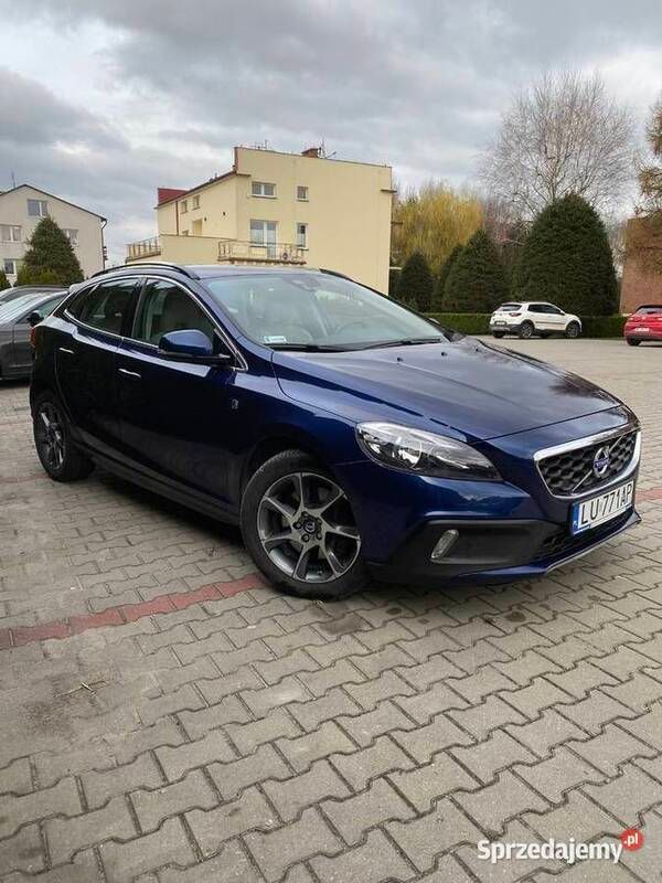Granatowy Używany 2014 Volvo V40 CC Ocean Race Kombi | 59 000 zł (Drogi) - Obraz 1/4