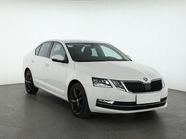 Biały Używany 2017 Skoda Octavia Hatchback | 50 999 zł (Uczciwa cena) - Obraz 1/4