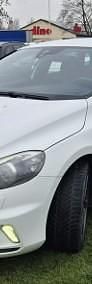Używany Volvo V40 R-Design 120 KM (88 kW) 2015 Biały Hatchback