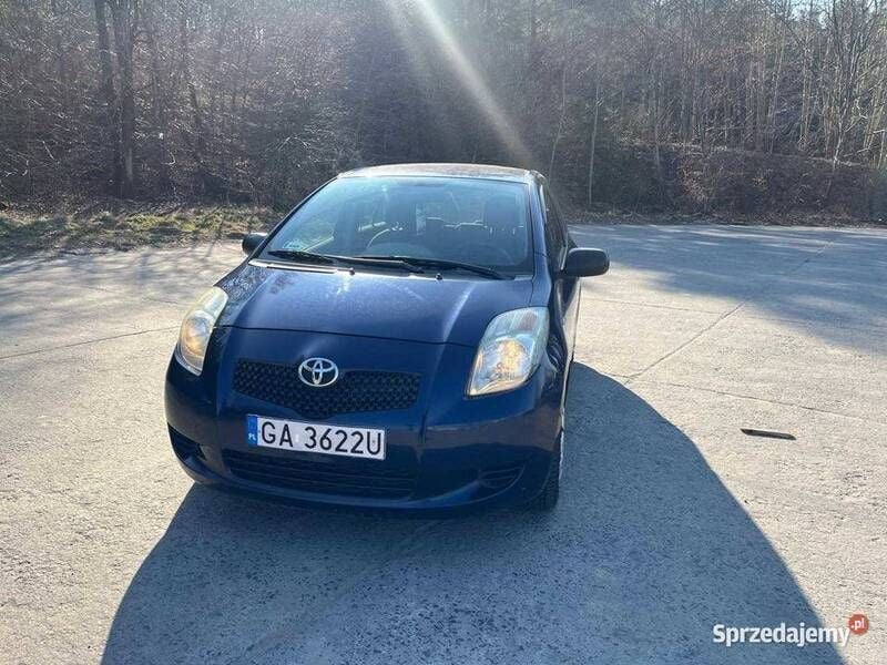 Granatowy Używany 2006 Toyota Yaris Hatchback | 9500 zł - Obraz 1/4