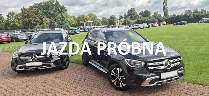 Czarny Używany 2021 Mercedes GLC200 SUV | 135 800 zł (Uczciwa cena) - Obraz 1/4