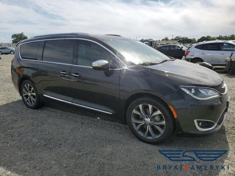 Czarny Używany 2017 Chrysler Pacifica SUV | 48 950 zł - Obraz 1/3