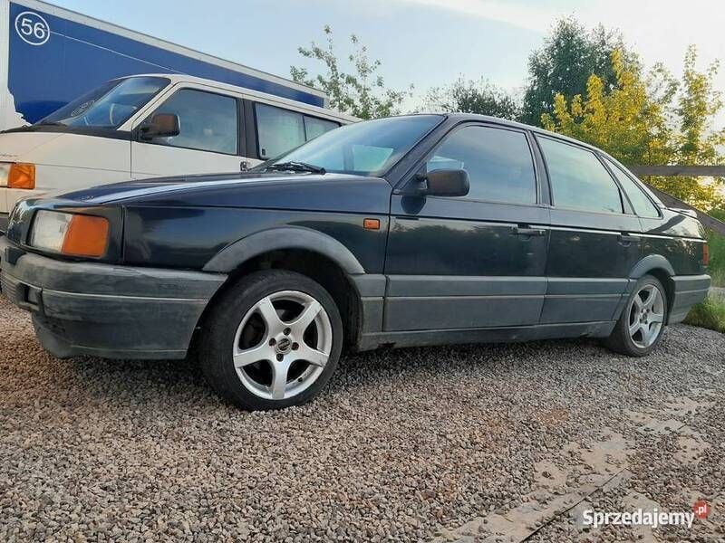 Czarny Używany 1992 VW Passat GT Sedan/Limuzyna | 7700 zł - Obraz 1/3