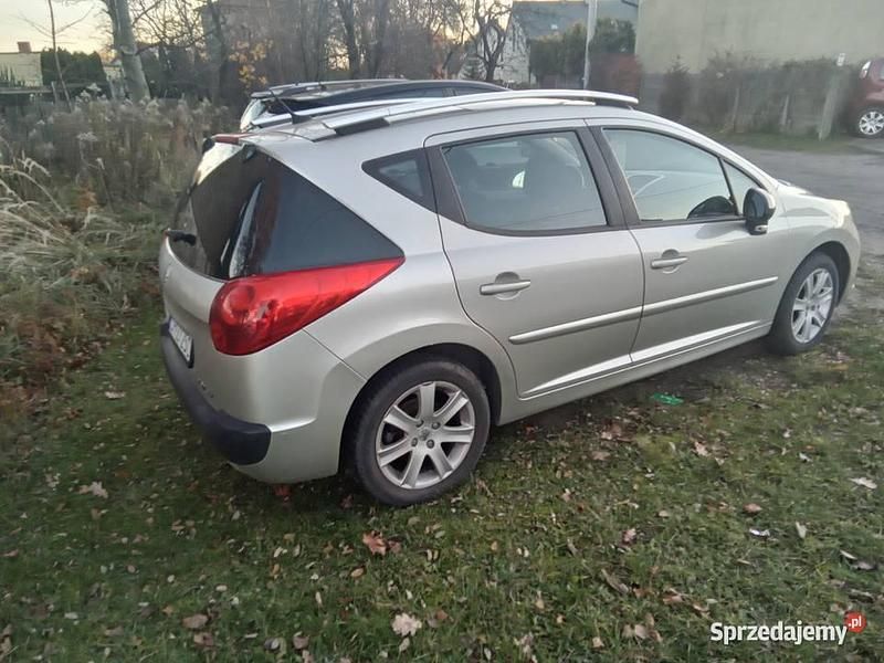 Używany Peugeot 207 2008 Srebrny Kombi