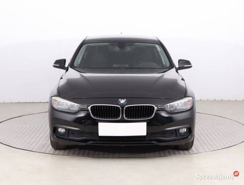 Czarny Używany 2017 BMW 318 Kombi | 45 499 zł (Uczciwa cena) - Obraz 1/4