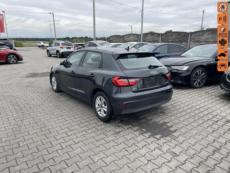 Grafitowy (metalik) Używany 2023 Audi A1 Hatchback | 32 900 zł - Obraz 1/4