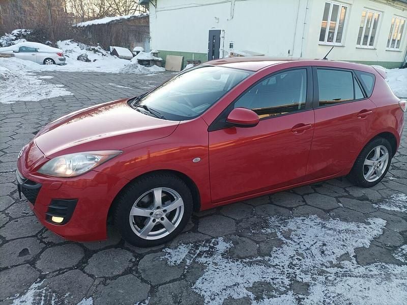 Używany Mazda 3 2011 Czerwony Hatchback