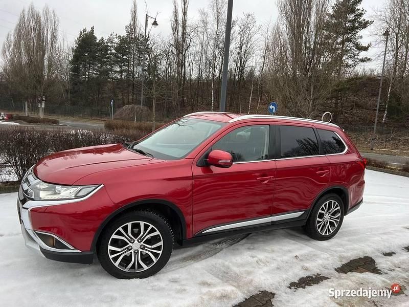 Używany Mitsubishi Outlander 150 KM (110 kW) 2016 Czerwony SUV