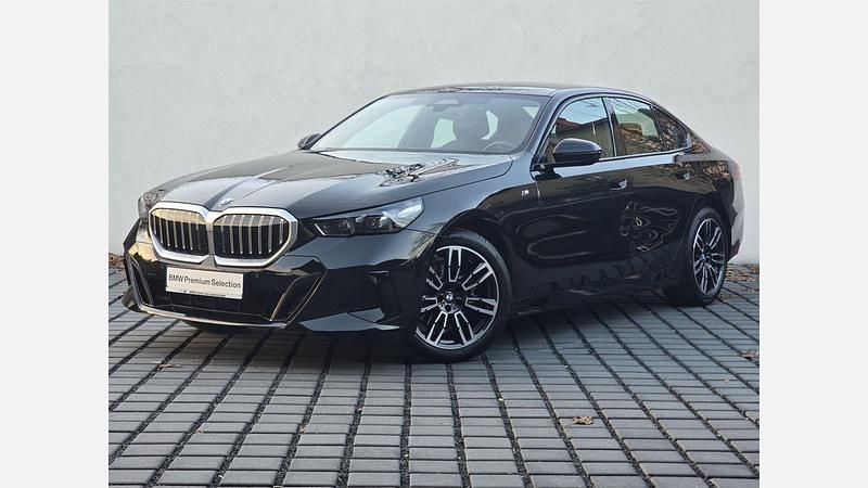 Używany BMW 520 Comfort Edition 197 KM (144 kW) 2025 Czarny szafir metalizowany Sedan/Limuzyna