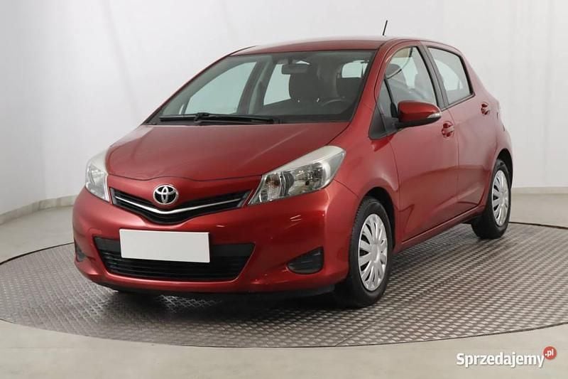 Używany Toyota Yaris 69 KM (50 kW) 2011 Czerwony Hatchback