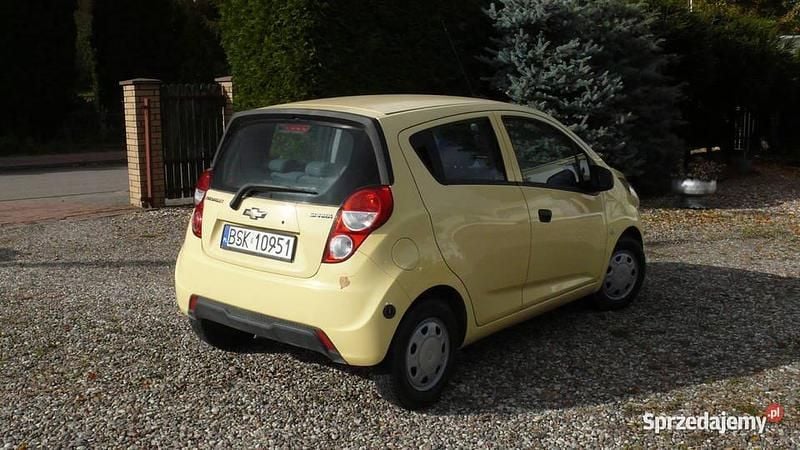 Używany Chevrolet Spark 68 KM (50 kW) 2012 Żółty Hatchback