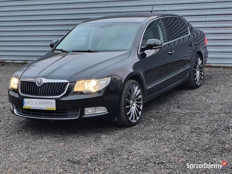 Czarny Używany 2010 Skoda Superb Hatchback | 22 700 zł (Super Cena) - Obraz 1/4