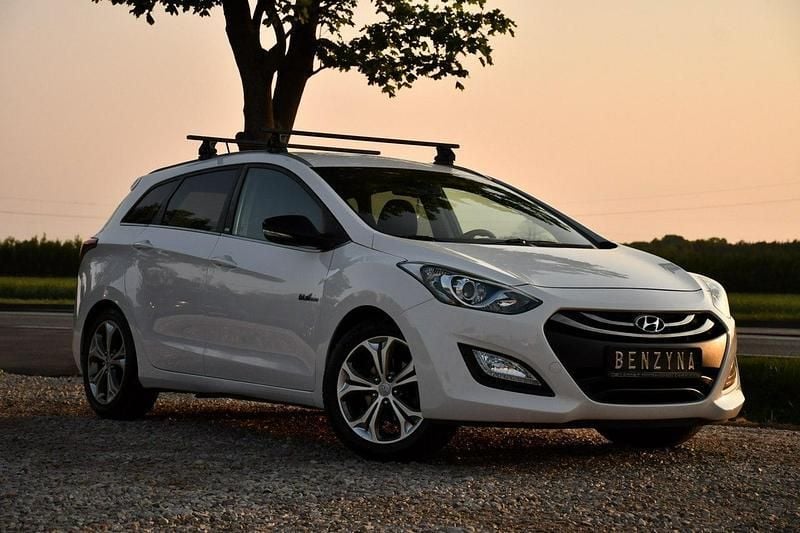 Używany Hyundai i30 135 KM (99 kW) 2014 Biały (metalik) Hatchback