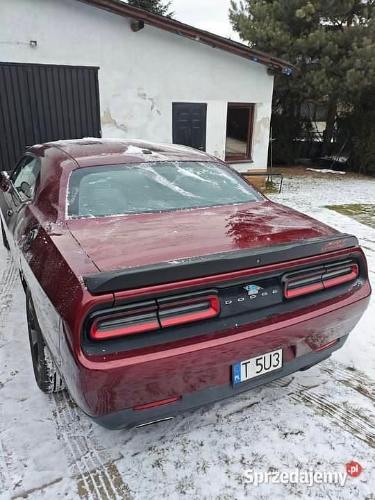 Używany Dodge Challenger 2017 Czerwony Coupe