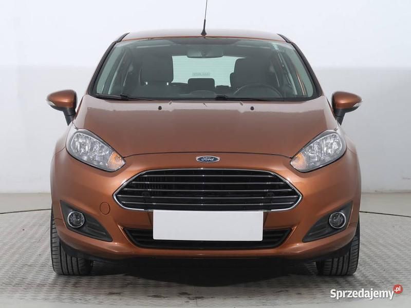 Brązowy Używany 2015 Ford Fiesta Hatchback | 30 999 zł (Uczciwa cena) - Obraz 1/4