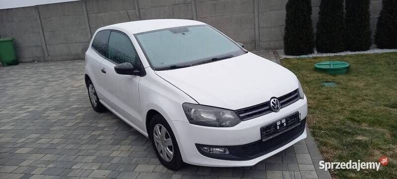 Biały Używany 2013 VW Polo | 16 500 zł (Dobra cena) - Obraz 1/4