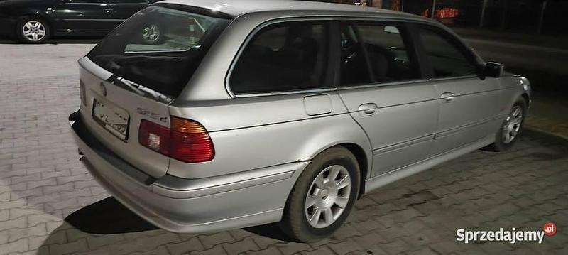 Używany BMW 525 2001 Srebrny Kombi