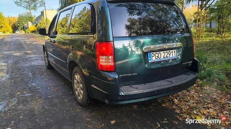 Używany Chrysler Town & Country 2009 Zielony Minivan