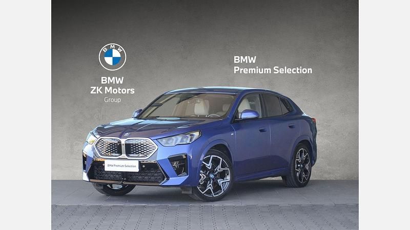 Niebieski portimao m metalizowany Używany 2024 BMW iX2 Comfort Edition SUV | 210 900 zł - Obraz 1/3