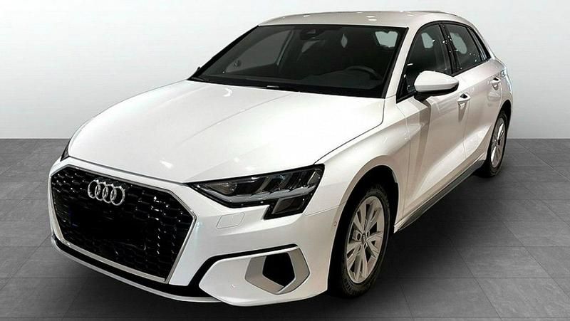 Biały (metalik) Używany 2023 Audi A3 Advanced Plus Hatchback | 111 348 zł (Uczciwa cena) - Obraz 1/4
