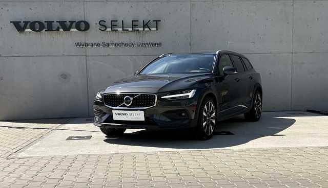 Szary Używany 2024 Volvo V60 CC Kombi | 199 900 zł (Dobra cena) - Obraz 1/4
