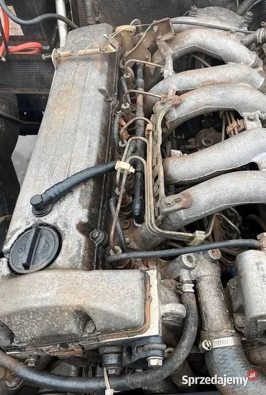 Używany 1984 Mercedes E300 | 39 000 zł - Obraz 1/4