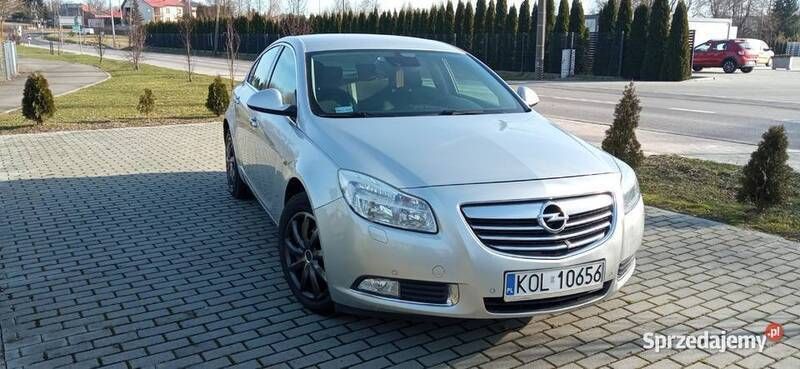 Używany Opel Insignia 140 KM (102 kW) 2009 Srebrny Sedan/Limuzyna