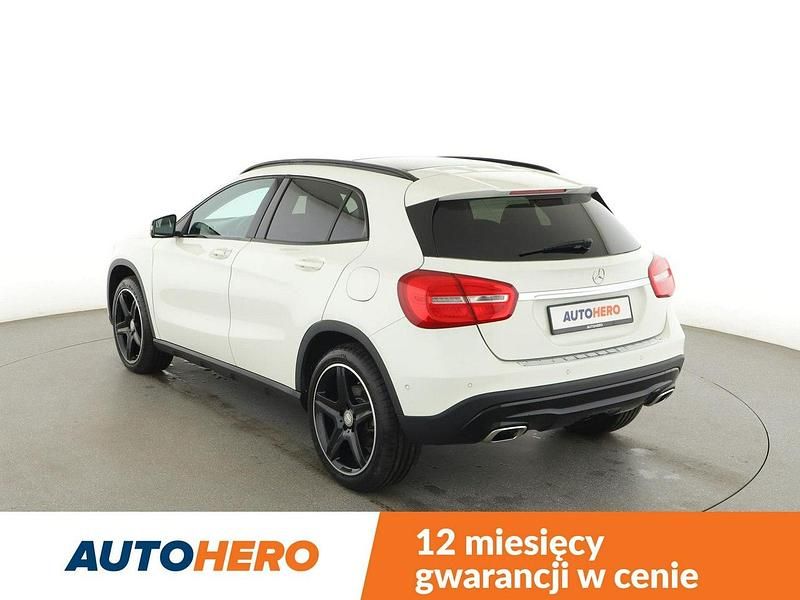 Używany Mercedes GLA250 211 KM (155 kW) 2016 Biały SUV