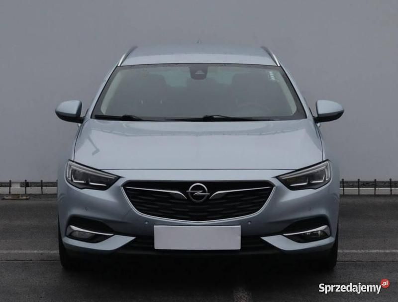 Używany Opel Insignia 2017 Srebrny Kombi