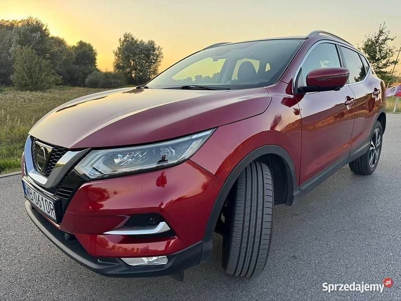 Czerwony Używany 2017 Nissan Qashqai N-Connecta SUV | 59 900 zł - Obraz 1/4