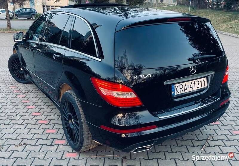 Czarny Używany 2011 Mercedes R350 Minivan | 57 499 zł - Obraz 1/4