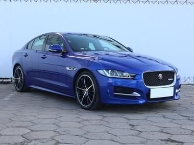 Używany Jaguar XE 200 KM (147 kW) 2016 Niebieski Sedan/Limuzyna