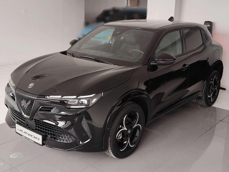 Lakier pastelowy czarny tortora Nowe 2025 Alfa Romeo Junior Edizione Speciale SUV | 130 000 zł - Obraz 1/4