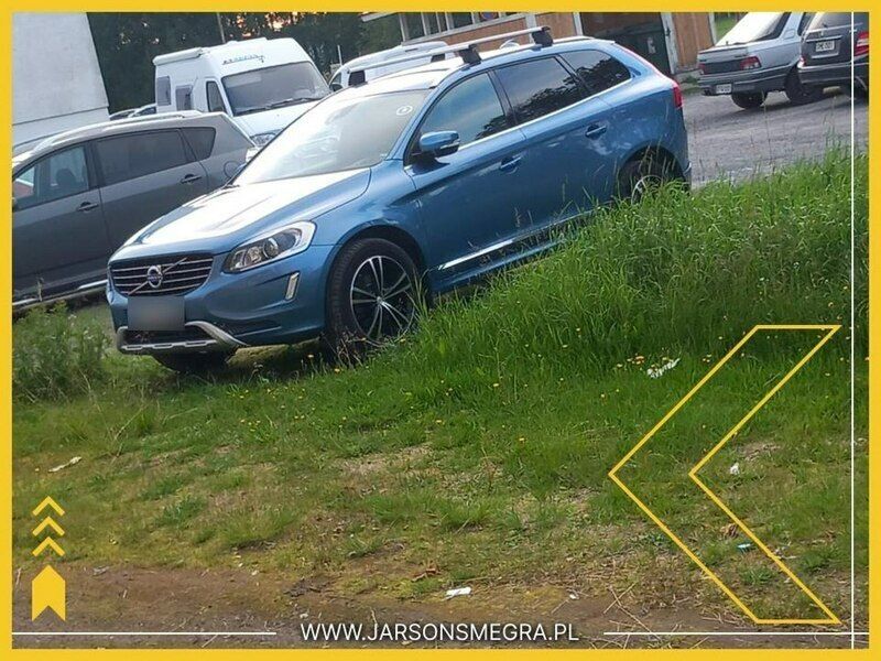 Używany Volvo XC60 220 KM (161 kW) 2016 Niebieski SUV