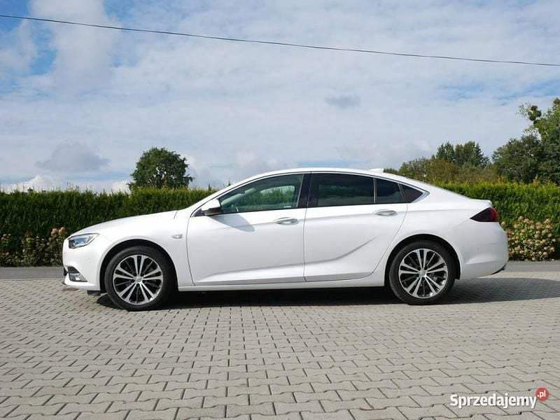 Biały Używany 2017 Opel Insignia Elite Hatchback | 56 900 zł (Dość drogi) - Obraz 1/4