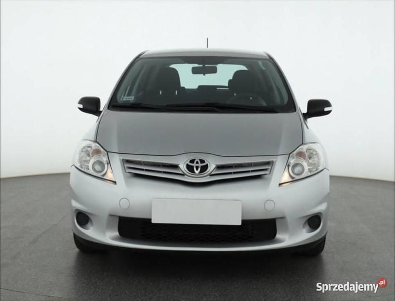 Srebrny Używany 2011 Toyota Auris Hatchback | 24 999 zł (Uczciwa cena) - Obraz 1/4