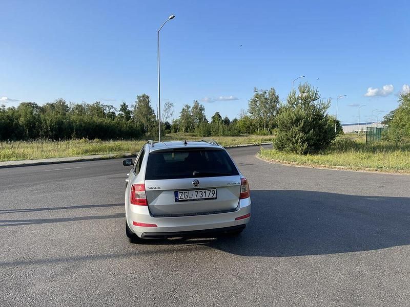 Srebrny Używany 2014 Skoda Octavia Kombi | 37 900 zł (Uczciwa cena) - Obraz 1/4
