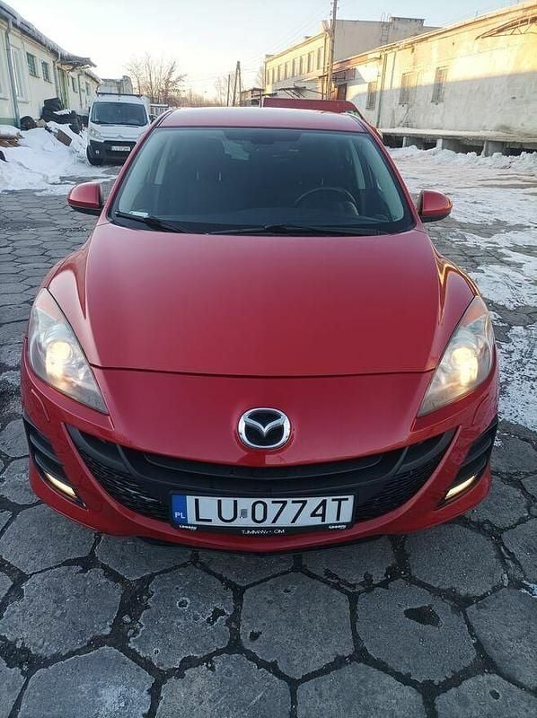 Używany Mazda 3 2011 Czerwony Hatchback