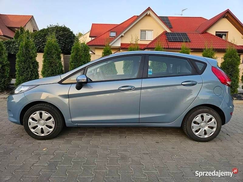 Niebieski Używany 2010 Ford Fiesta Hatchback | 18 500 zł (Uczciwa cena) - Obraz 1/4
